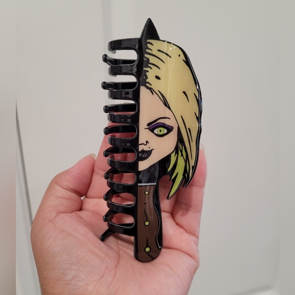 Chucky and Tiffany Hairclip - Picture 3 of 4